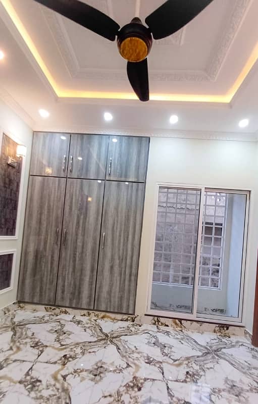 5 MARLA BEAUTIFUL HOUSE FOR RENT IN PARAGON CITY 10