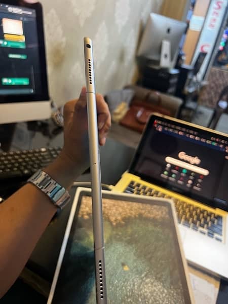 Apple Ipad Pro 2nd Generation 256GB 12.9 Inch 3