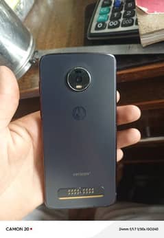 moto z4