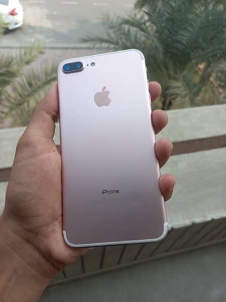 iPhone 7 Plus 128 GB 4