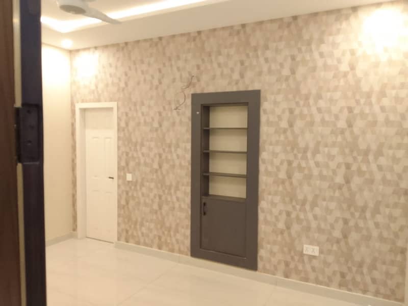 VIP FURNISHED OFFICES FOR RENT AT BEST LOCATIONS 8