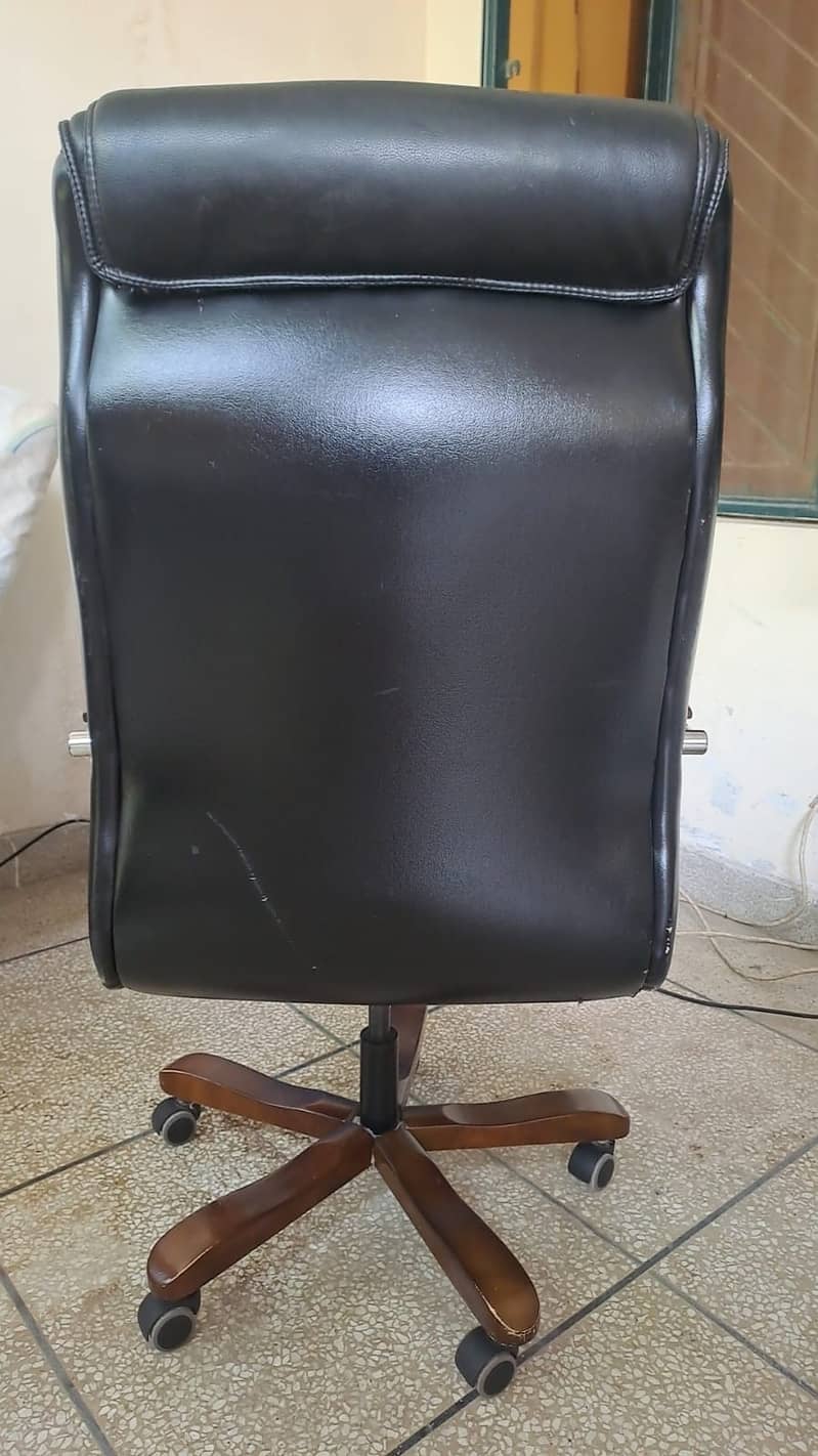 Office Executive Boss Revolving Chair 2