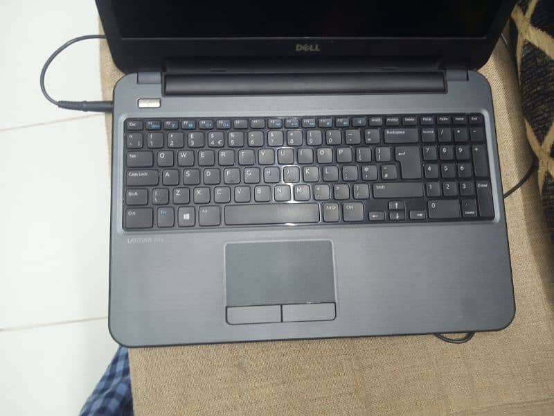 Dell latitude 3540 1