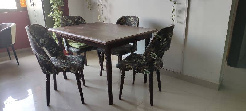 4 Chairs dinning table 2