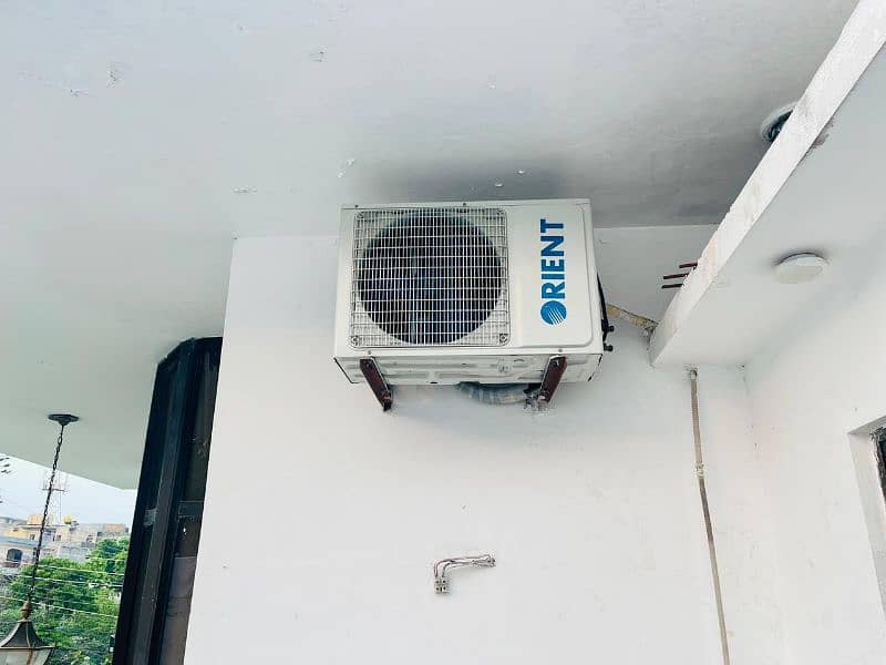 1.5 ton Orient DC inverter heat and cooling 1