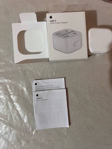 Apple 20W original adaptor 0