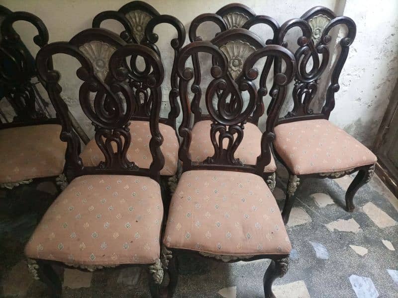 Dining table 8 seater  used 3