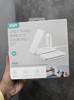 ESR 3 in 1 Wireless Travel Charging Station HaloLock 0