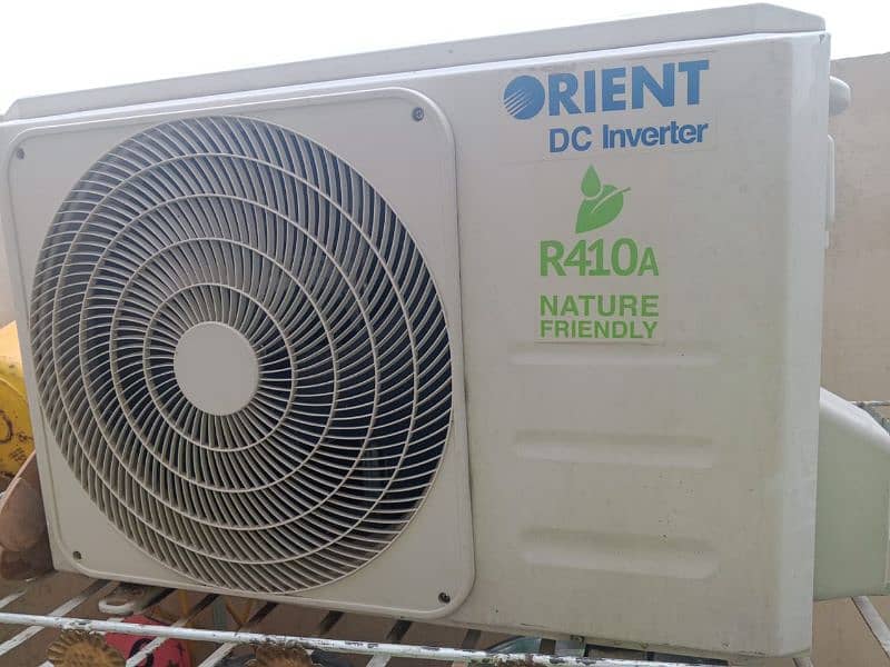 Orient DC inverter 1 ton Ac very good condition 1