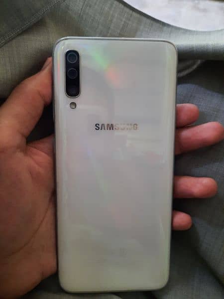 Samsung Galaxy A70 1