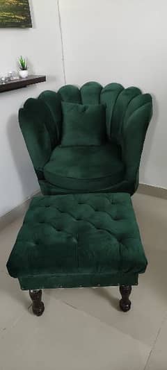 Corner Chair with Ottoman