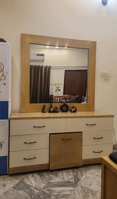 Dressing table, wooden, modern 0