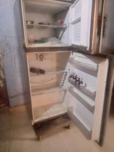 fridge for Sall used candition best coling 1