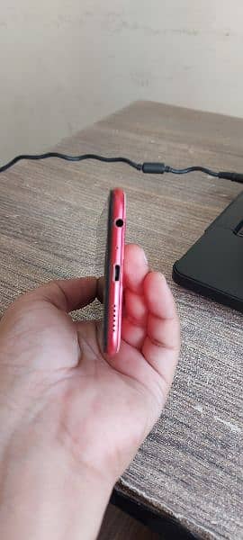 A limited edition OPPO F3 in Red. Single Hand Used. 4