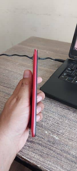 A limited edition OPPO F3 in Red. Single Hand Used. 5