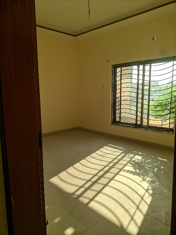 10 Marla Double Storey House For Rent In Model Town 14