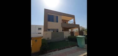 Simple Yet Modern Villa Having Very Huge Kitchen For Single Family Big Size 4 Beds Prime Location 0