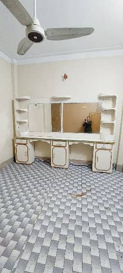 beauty salon setup or mirror