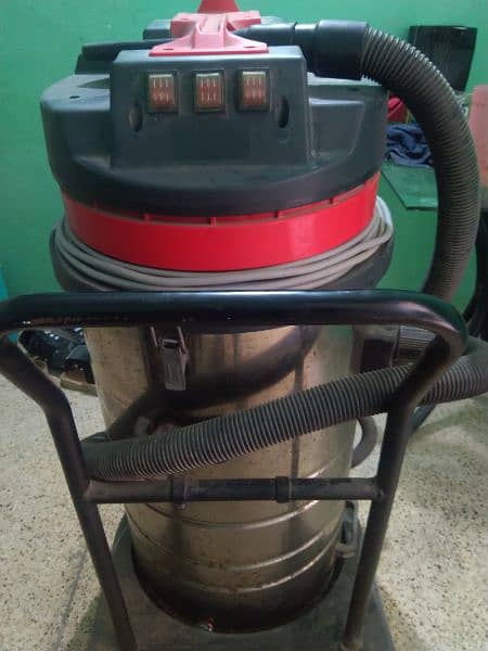 Commercial or Industrial Vacuum Cleaner 1