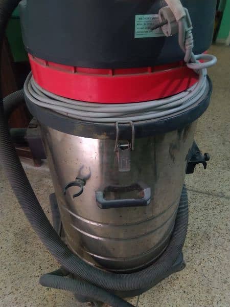 Commercial or Industrial Vacuum Cleaner 2