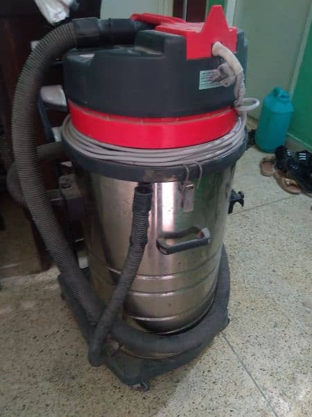 Commercial or Industrial Vacuum Cleaner 4