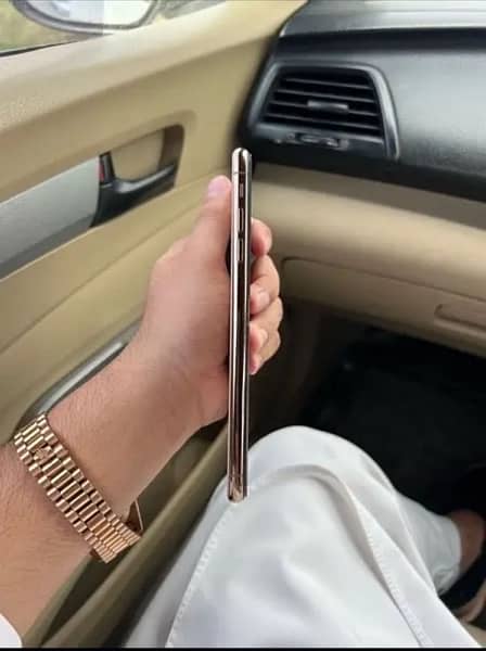 iPhone XS Max gold colour 256 gb physical deul Sim 1