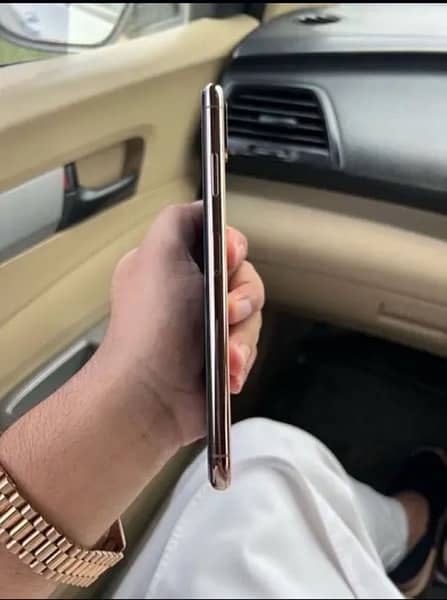 iPhone XS Max gold colour 256 gb physical deul Sim 2