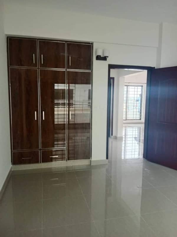 Sec-B Brand New 4 Bed Beautiful Apt Available for rent in Askari 11 Lahore 3