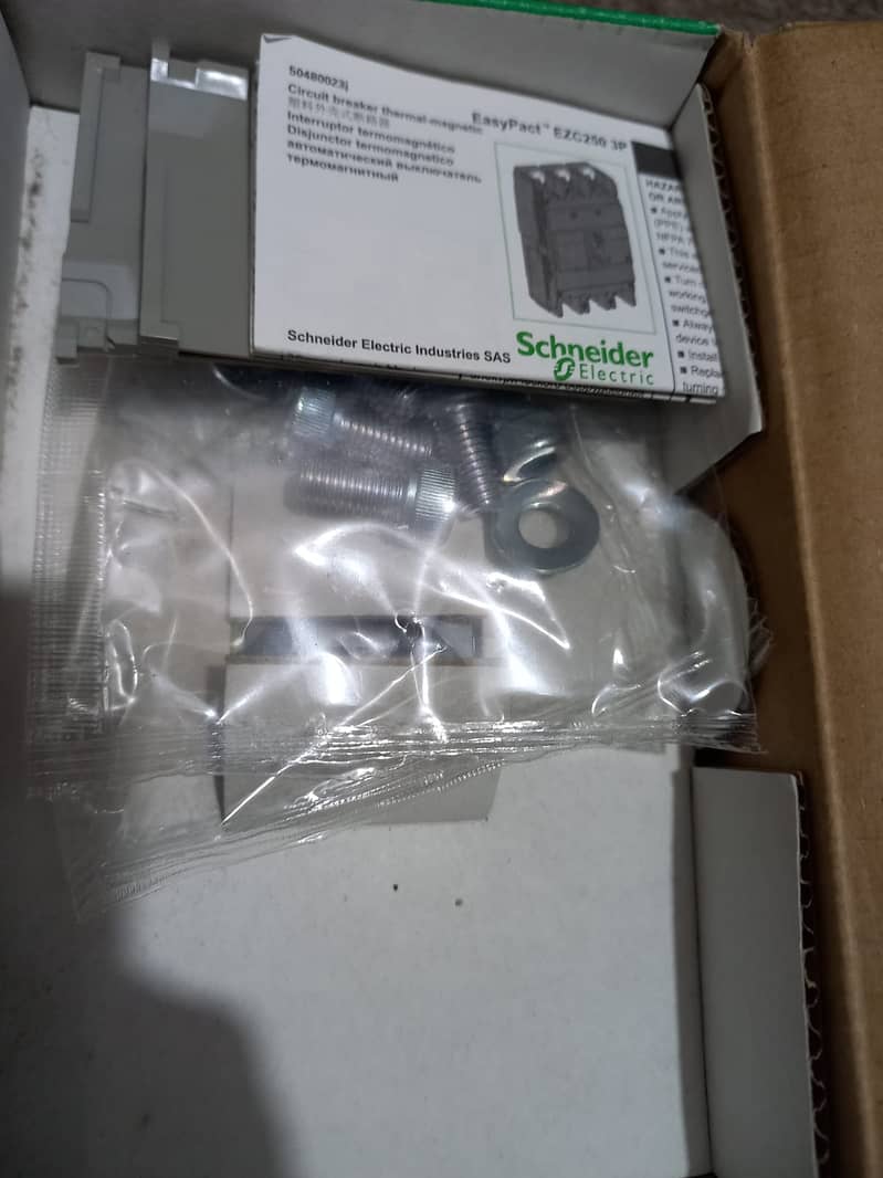 Schneider Breaker single pole 16/20/63/100 amp / MCCB 3 pole 125 amp 2