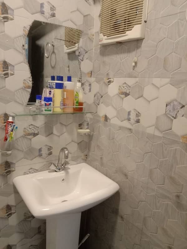 Flat For Sale Falak Naaz Corner Main Karachi University road. 3