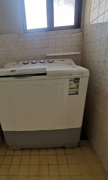 Semi-Automatic Top load 18 KG washing machine- Great condition 0