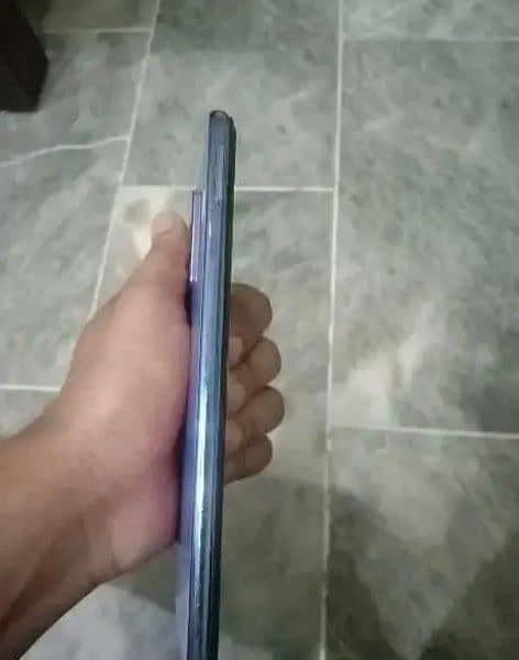 Vivo V21e (With Box and Charger) 3