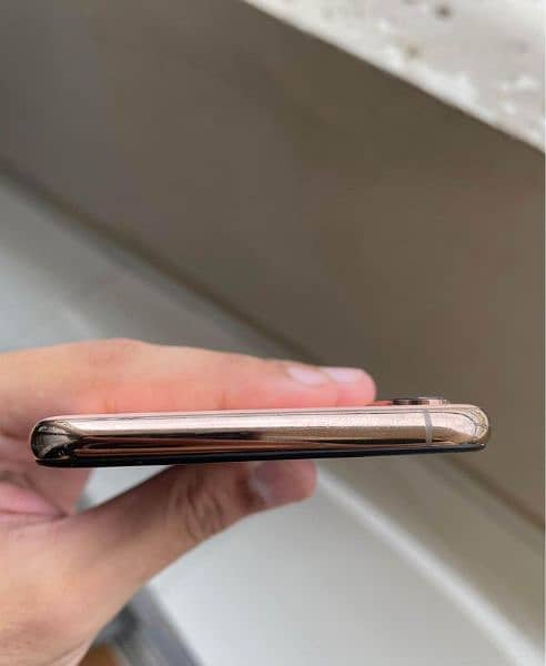 IPhone XS Max non pta Mint Condition 4