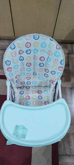 baby eating chair