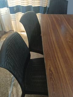 dining table with 6 chiras