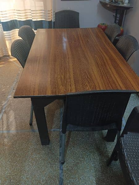 dining table with 6 chiras 2