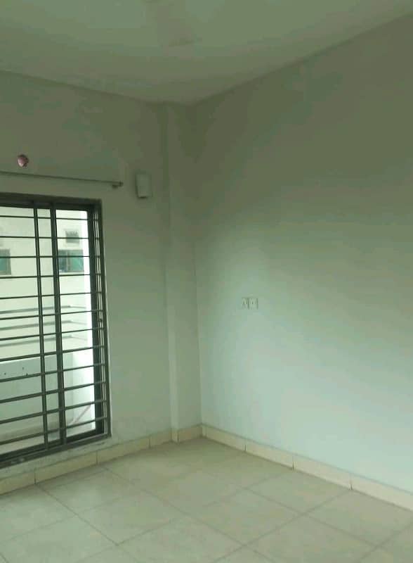 Ground Floor 3 Bed Apt Available for rent in Askari 11 Lahore 5