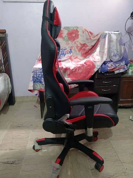 Global Razer Chair 1