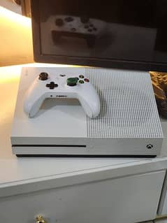 XBox One S 1TB | with 20+ online games | 2 physical CDs