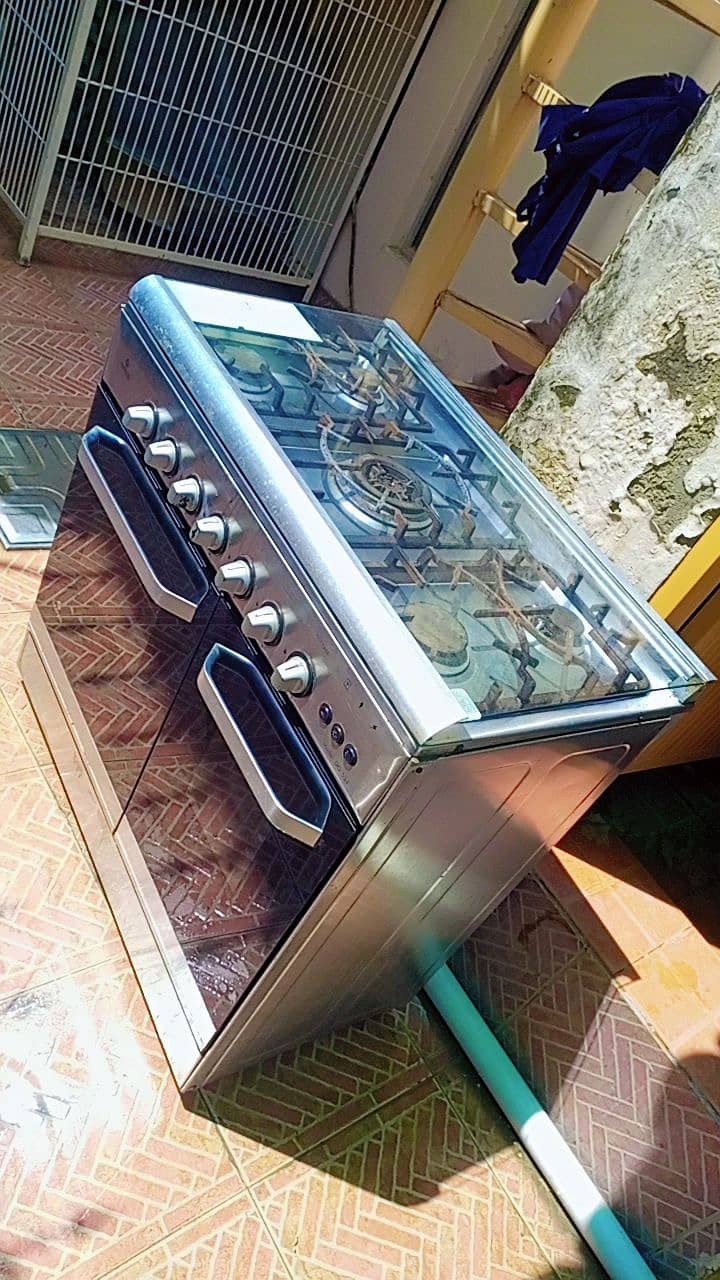 Cooking range for sale only 6 month used 4