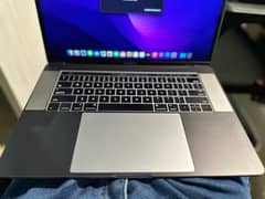 Macbook pro 15inch i7 2016