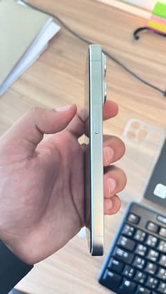 Iphone 15 Pro (256GB) 0