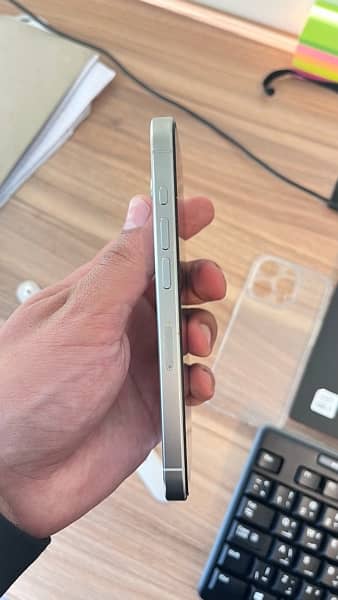 Iphone 15 Pro (256GB) 1