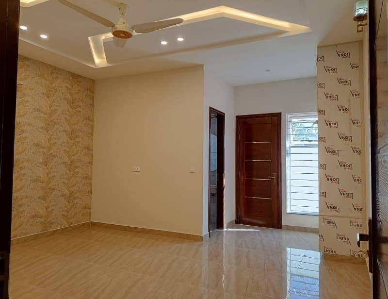 14 Marla Upper Portion For rent In E-11/1 Islamabad 2