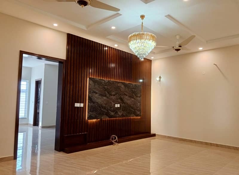 14 Marla Upper Portion For rent In E-11/1 Islamabad 6