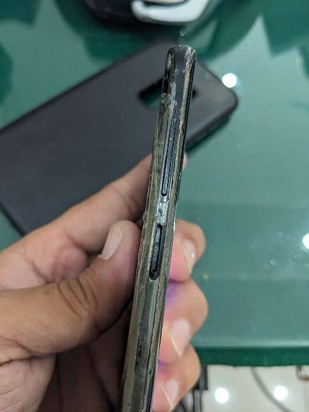 Samsung S9+ PTA , working ok but LCD crack and back 1