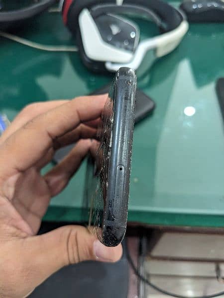 Samsung S9+ PTA , working ok but LCD crack and back 2