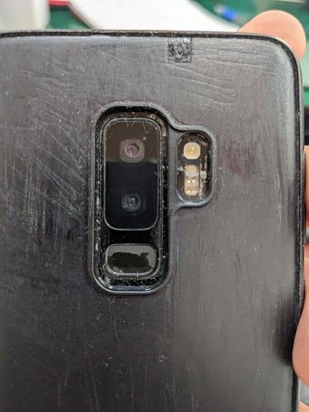 Samsung S9+ PTA , working ok but LCD crack and back 6