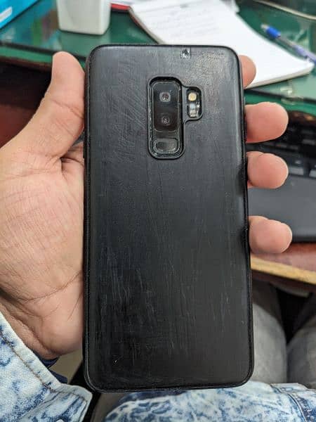 Samsung S9+ PTA , working ok but LCD crack and back 7