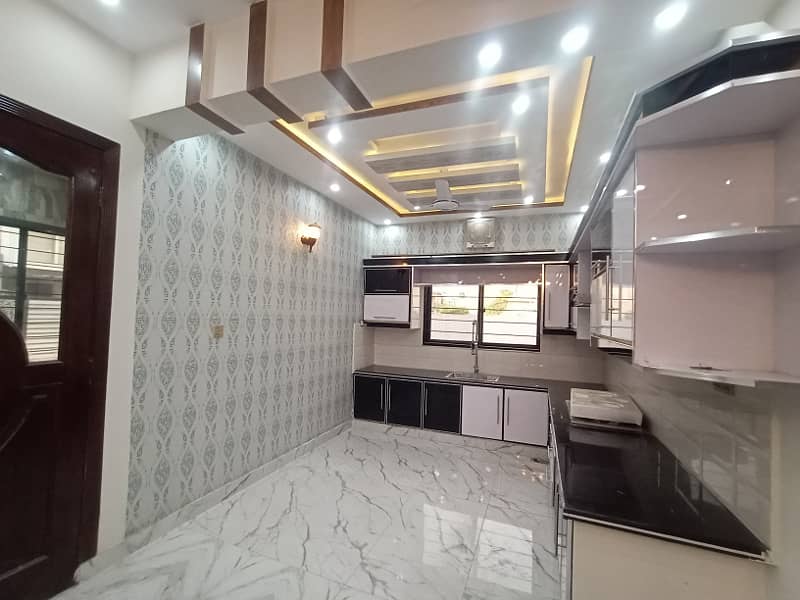 10 MARLA UPPER PORTION FOR RENT NEAR IN PARK VIEW CITY NEAR TO THOKER NIAZ BAIG 3